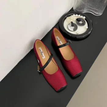 Французская винтажная женская обувь 2023, Бренд ранней весны, Маленькая красная обувь, Неглубокая элегантная Женская обувь на низком каблуке, банкетное платье, женская обувь
