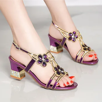 Женские босоножки на среднем каблуке, модные золотые нескользящие туфли на каблуке с цветочным узором и кристаллами, Удобные женские современные сандалии
