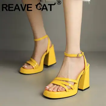Женские босоножки REAVE CAT из лакированной кожи с открытым носком и ремешком с пряжкой, платформа 2 см, каблук 9,5 см, однотонная сексуальная обувь для свиданий, большой размер 42 43