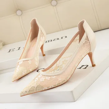 Брендовая женская обувь На высоком каблуке с мелким вырезом и заостренной линией цветочной вышивки, кружевная сетка, выдолбленная сексуальная одиночная обувь